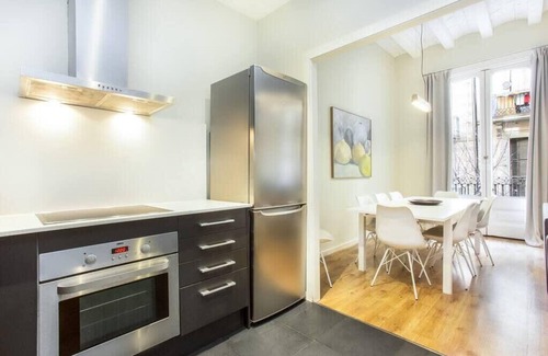 El Raval Apartamento | Centric 4bedroom with terrace in Las Ramblas
