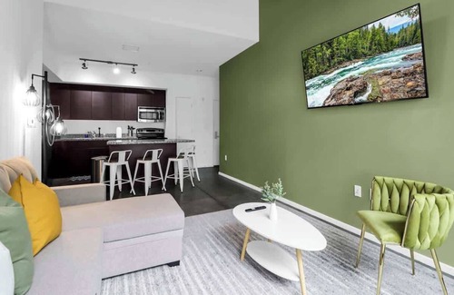 Evans Churchill Apartamento | Centric 4BR In HEART of DTPHX Pool+Free Parking