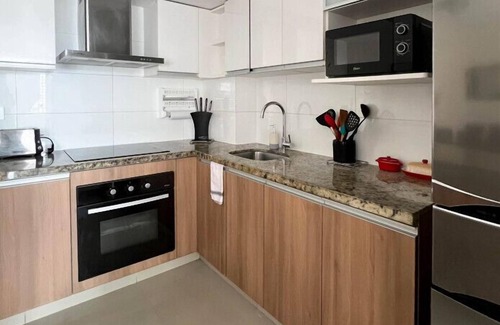 Miraflores Apartamento | Centric and Cozy Apt 3bed 2.5 bath w/parking