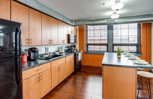 Downtown Rochester Apartamento | Centric Modern Loft w/King Beds