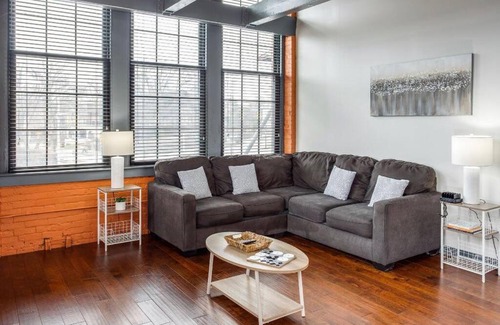 Downtown Rochester Apartamento | Centric Modern Loft w/King Beds
