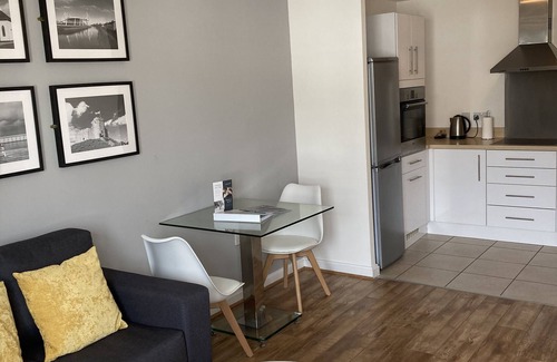 Butetown Apartamento | Century Wharf by Urban Space