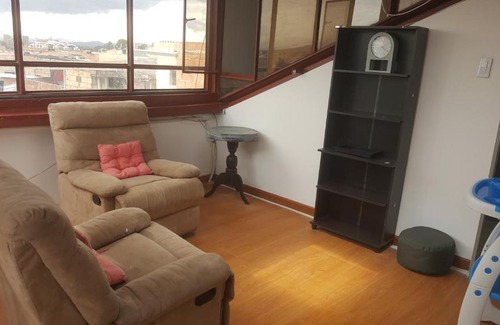 Engativa Apartamento | cerca aeropuerto embajada EEUU fotos huellas visa