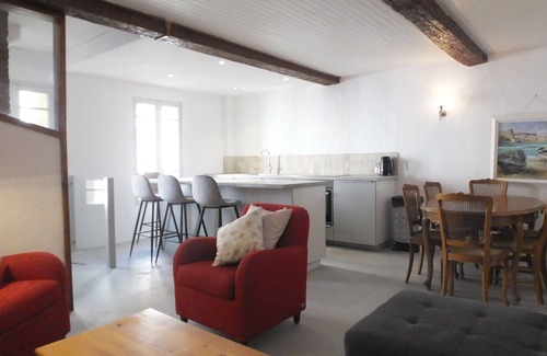 Ceret Casa | Ceret Centre - 3 Bedroom Town House With Sunny Roof Terrace