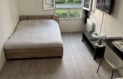 Cergy Apartamento | Vrbo Property