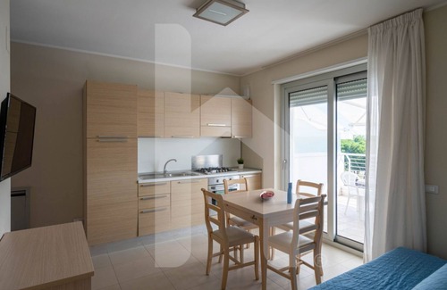Foggetta Apartamento | Cerrano Park B08 - Libeccio - Apartment with garden and terrace with seaview