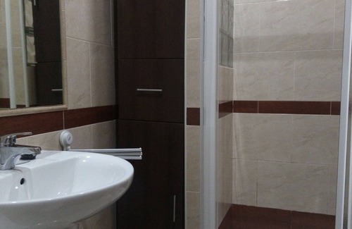 Dean Pequeno Apartamento | Apartamento Cervantes Ideal para familias y grupos que buscan espacio
