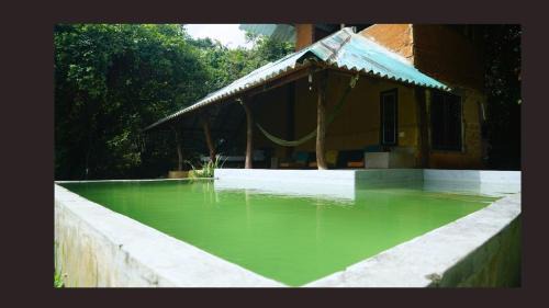 Dambulla Cabina | CES Field Base