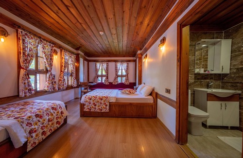 Safranbolu City Center Hotel | Cesmeli Konak Garden