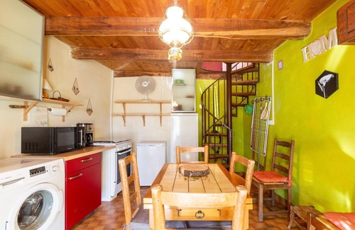 Saint-Germain-de-Calberte Casa | Casa de Piedra en Cevennes junto al Pueblo