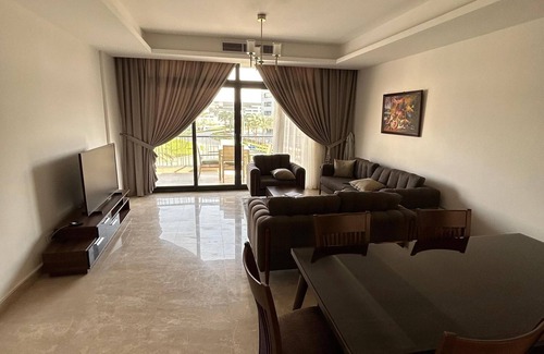New Cairo Apartamento | CFC 2BR:Walk to CFC Mall