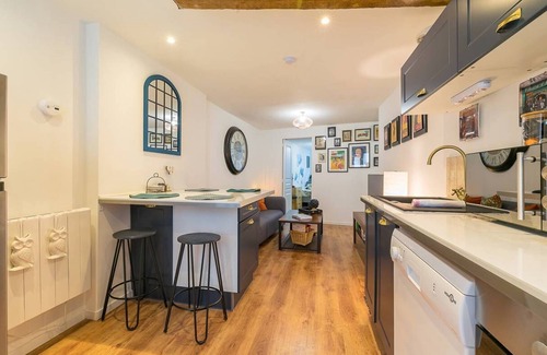 Faubourg-Raines Apartamento | Château Biek- Appartement avec terrasse au centre ville- SR Loc