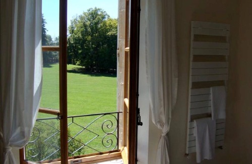 Charly Otro | Château Charly: Vacances de Luxe Dans la Loire
