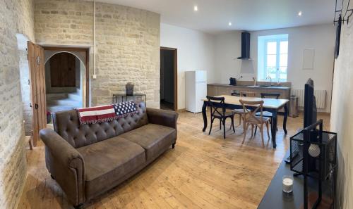 Carquebut Casa | CHÂTEAU DE FRANQUETOT & D Day Collins Museum