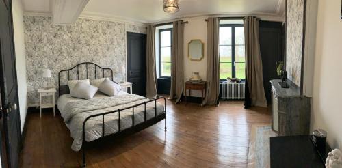 Carquebut Casa | CHÂTEAU DE FRANQUETOT & D Day Collins Museum