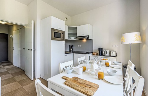 Baden Apartamento | Château De Kergonano, by Interhome