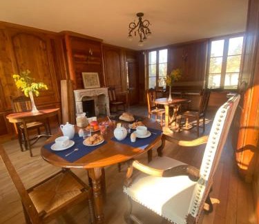 Machemont Cama Y Desayuno | Château de Roberville