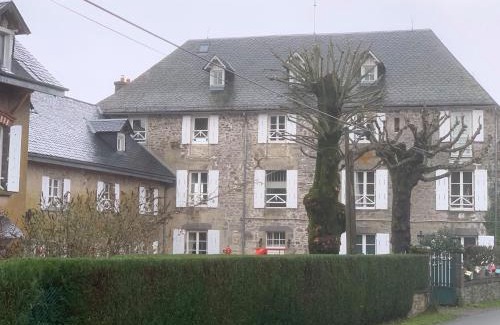 Savennes Cama Y Desayuno | Château de Savennes - Caveau de sabrage