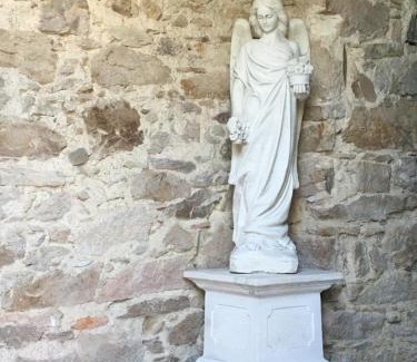 Montolieu Cama Y Desayuno | Château de Villeneuve - Montolieu