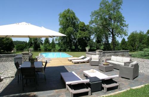Cherval Cama Y Desayuno | Château du Bourbet
