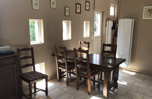 Marolles Casa | Château Folies : Gîte in an English-style park
