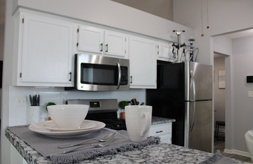 Riverdale Casa | Château Living, King Bed & Private Chef!