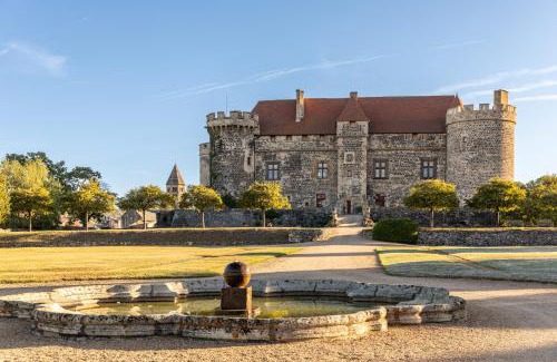 Saint-Saturnin Cama Y Desayuno | Château royal de Saint-Saturnin