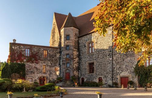 Saint-Saturnin Cama Y Desayuno | Château royal de Saint-Saturnin