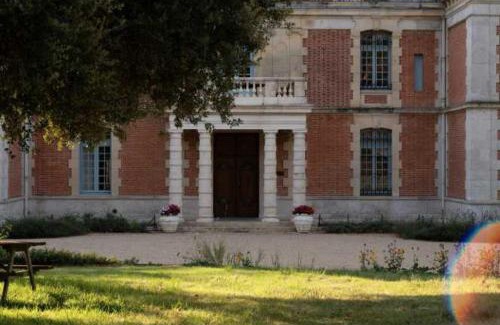 Fajolles Apartamento | Château Stay – 1BR 4P with Pool & Park Access