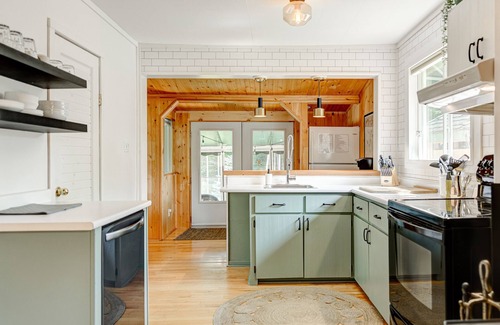 Sainte-Lucie-des-Laurentides Chalet De Esquí | Chalet Parfait Pour Passer du bon Temps en Famille ou Entres Amis!