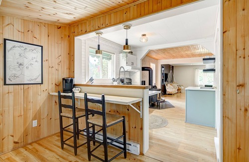 Sainte-Lucie-des-Laurentides Chalet De Esquí | Chalet Parfait Pour Passer du bon Temps en Famille ou Entres Amis!