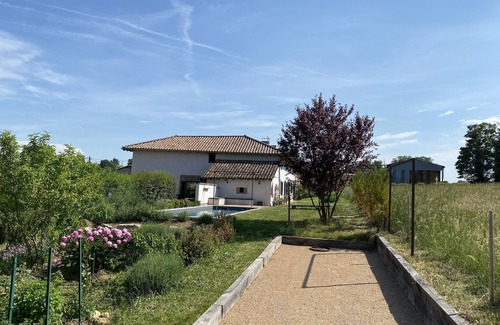 Saint-Etienne-sur-Chalaronne Casa | Charming house with swimming pool