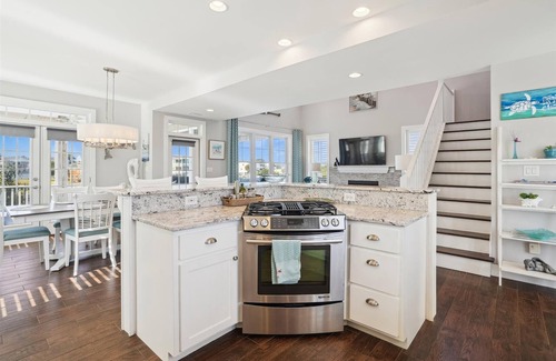 Colington Harbour Casa | CH219C- Beautiful Canal front - Kill Devil Hills - Saturday Check In!