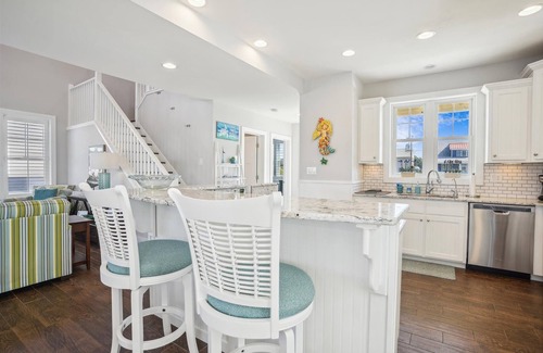 Colington Harbour Casa | CH219C- Beautiful Canal front - Kill Devil Hills - Saturday Check In!