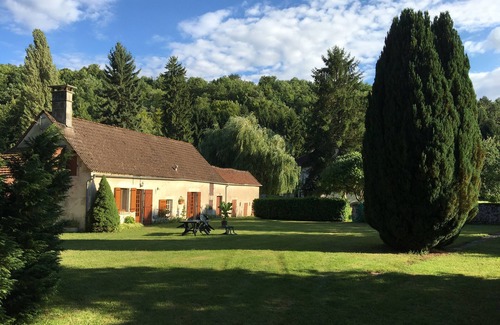Druyes-les-Belles-Fontaines Cabaña | Encantadora casa ecológica *** en Borgoña