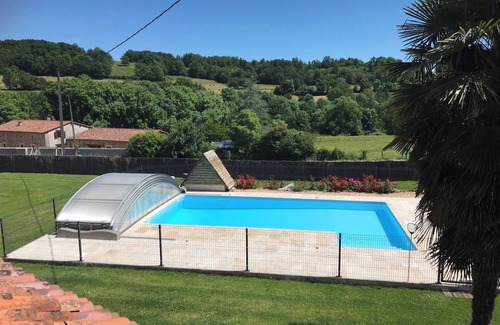 Saint-Martin-de-Fressengeas Casa | Dominio con encanto en el Périgord – piscina climatizada, zona de bienestar