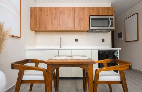 Tulum Apartamento | Modern Chic Tulum Rooftop Studio—Stunning Pool, Fast WiFi, Gym, Full Amenities