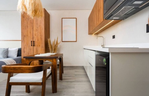 Tulum Apartamento | Modern Chic Tulum Rooftop Studio—Stunning Pool, Fast WiFi, Gym, Full Amenities