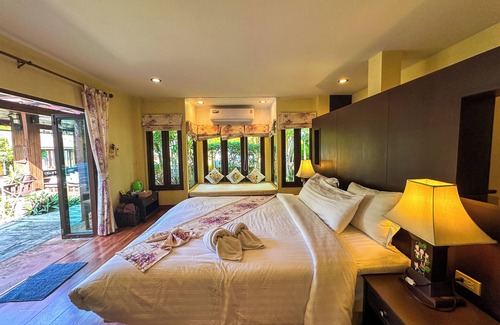 Pak Nam Pran Hotel | Chaan Mai Hom