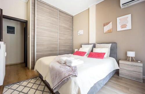 Athens City Centre Apartamento | ChabbyNChill - Cozy 1BR with Spacious Balcony