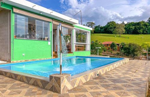 Itapeva Casa | Chacara com WiFi, piscina,churrasqueira e conforto
