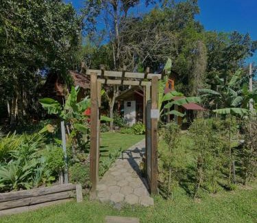 Bombinhas Chalet De Esquí | Chalé cabana da mata
