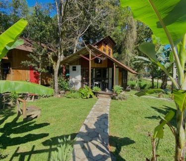 Bombinhas Chalet De Esquí | Chalé cabana da mata