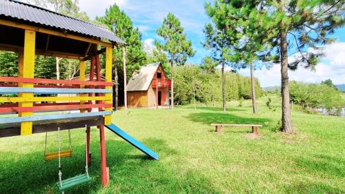 Osorio Chalet De Esquí | Chalé Caiu do Céu ll Wi-Fi Nômade Digital ll Táxi Fácil II Quiosque Churrasqueira ll 6km da Estrada do Mar ll 7km Parque de Rodeio ll 8,1Km Prefeitura II 7,2Km UFRGS Litoral II 12km do Morro Borrúsia e Praias de Tramandaí