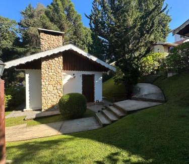Jardim do Embaixador Chalet De Esquí | Chalé em condomínio a 1km do Capivari - KG Home