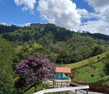 Costas Chalet De Esquí | Chalé Som do Riacho com Hidromassagem e Lareira á 20 minutos de Gonçalves-MG