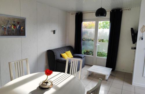 Saint-Pierre-des-Echaubrognes Apartamento | Chalet 38 m2, au calme reposant, près du puy/fou