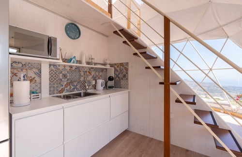 Castellammare del Golfo Villa | Chalet 'Dome On The Hill with Jacuzzi' con vistas al mar, Wi-Fi y aire acondicionado