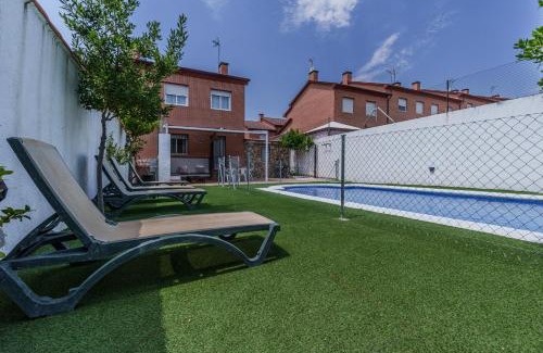Ciudad Universitaria Casa | Chalet con piscina privada, barbacoa y tranquilidad