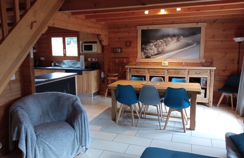 Saint-Maurice-sur-Moselle Chalet De Esquí | "Chalet des Brocards at the foot of the Ballon d'Alsace, pets welcome!